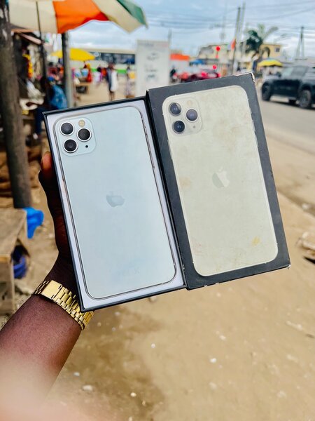 IPHONE 11 pro Max 64 G