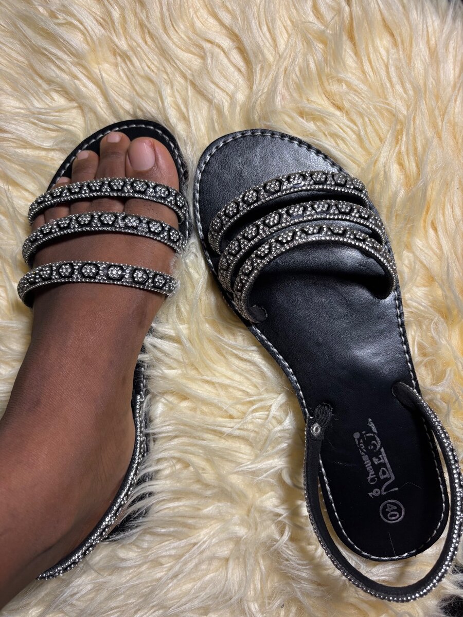 Sandales élégantes noires