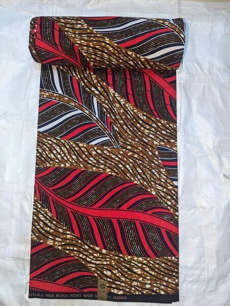 Tissu rouge brun