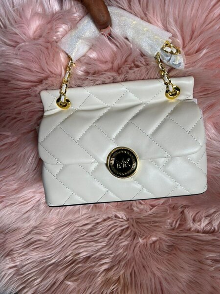 MK MANDY KARENY
