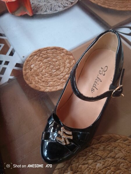Shoe