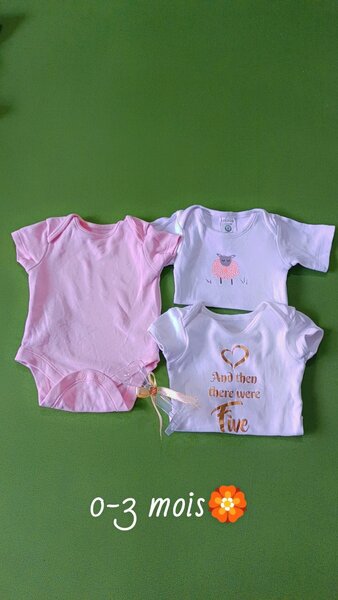 Bodies bébé en coton 0-3 mois