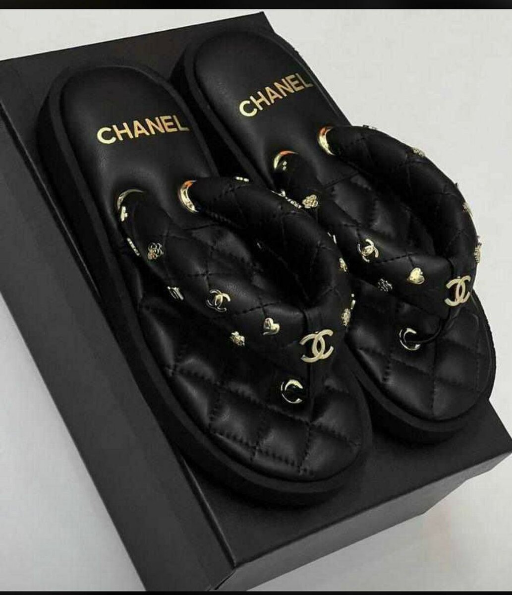 Ladies slippers