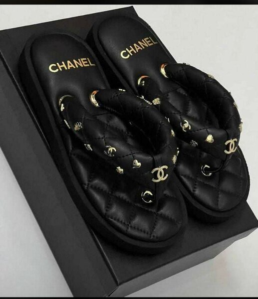 Ladies slippers