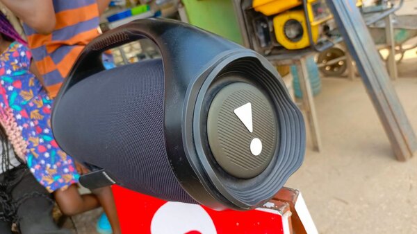 JBL BoomBox 2