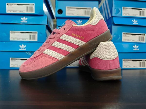 Gazelle FOOTWEARS