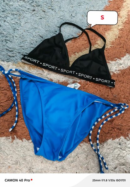 Bikini sportif noir et bleu