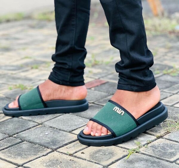 Tongs en cuir confortables