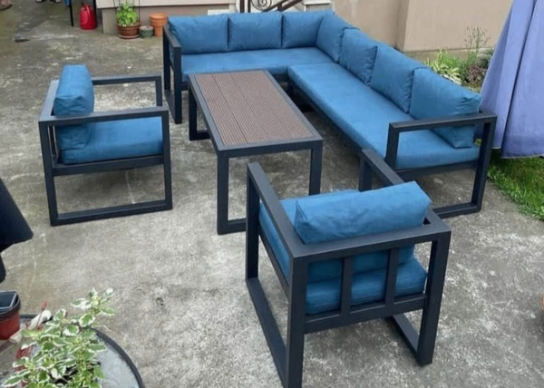 Salon de jardin moderne en mét