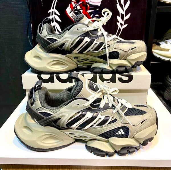 Adidas Classic