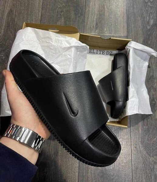 Claquettes noires unisexes