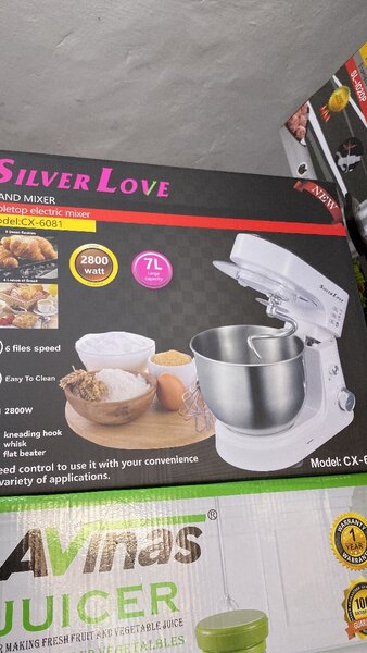 Cake mixer