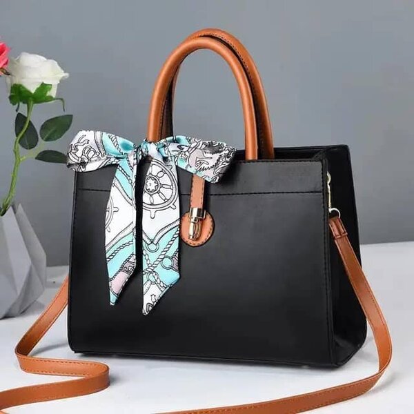 Medium bag black