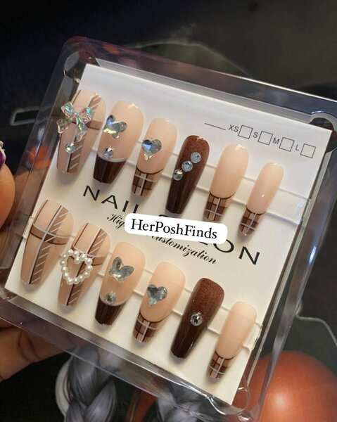 Press on nails