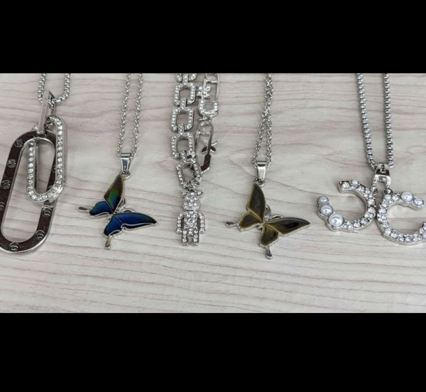 Ladies neckchains