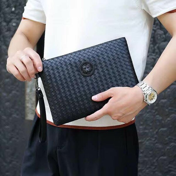 Pochette en cuir noir élégante