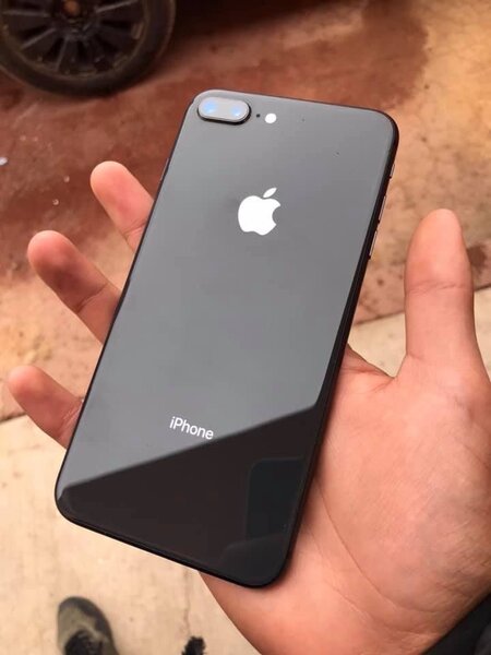 iPhone 8 Plus