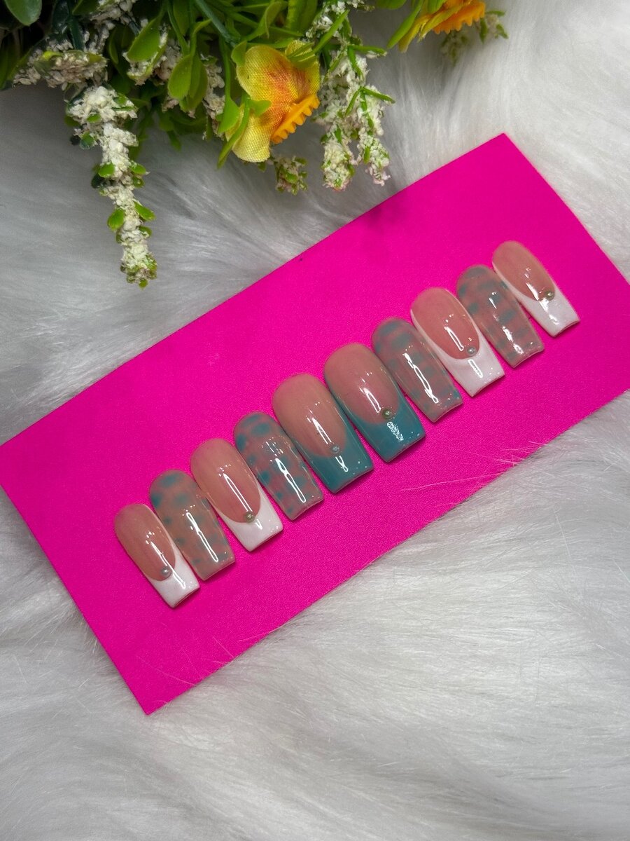 PRESS ON NAILS