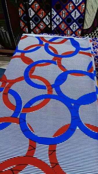 Tissu en wax africain coloré