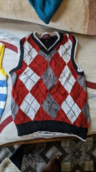 Sweater vest