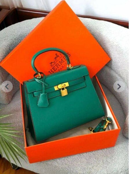 Stylish ladies bag