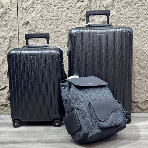 Dior traveling set