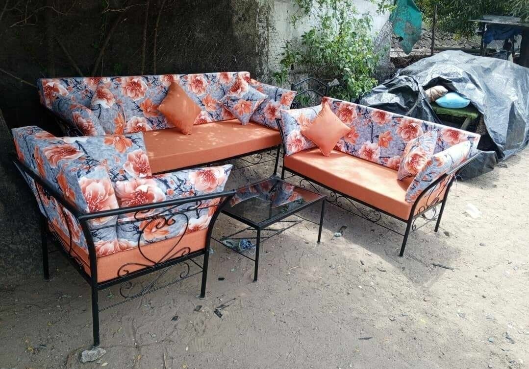 Salon de jardin fleuri moderne