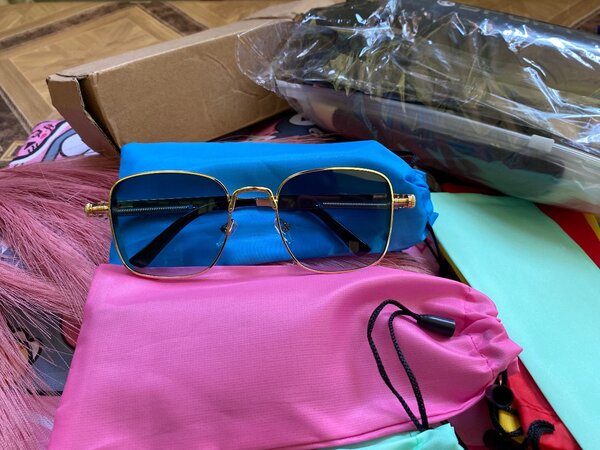 Lunettes de soleil carrées élégantes