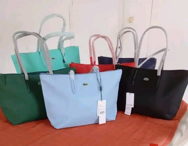 Sac cabas moderne Lacoste