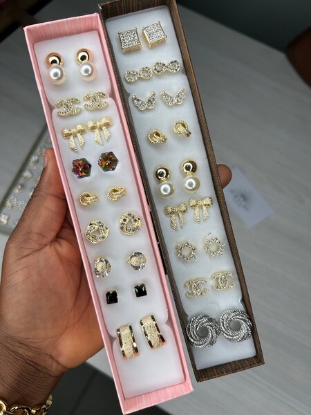 Casual earrings