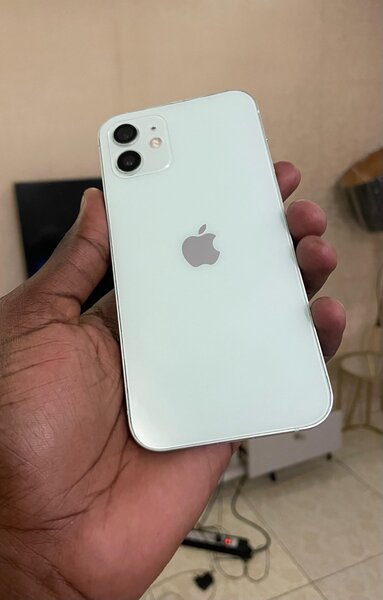 iPhone 12 simple