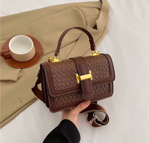 Crossing hand bags