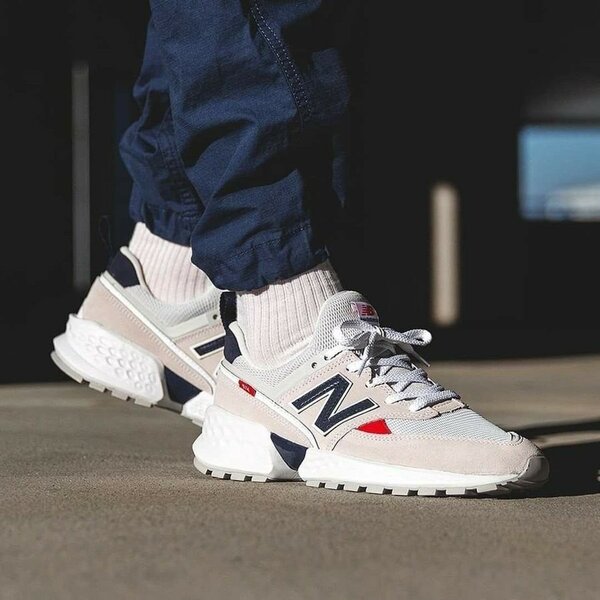 PAIRE DE NEW BALANCE