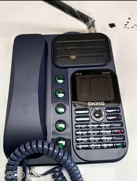 Téléphone portable fixe - 4 pu