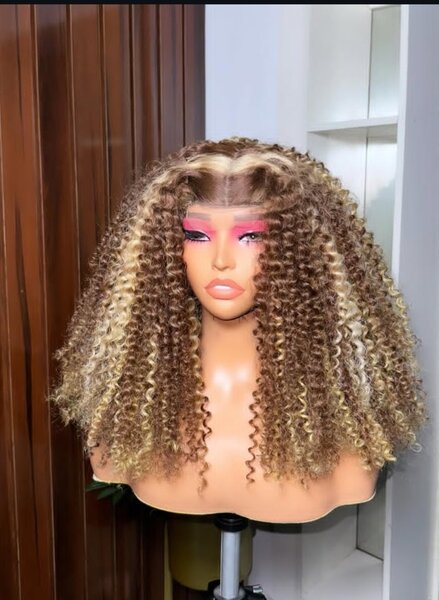 piano kinky curls