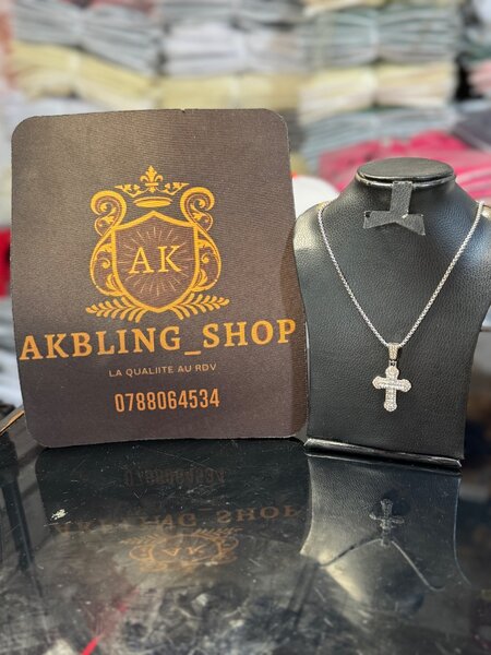 Chaîne croix bling