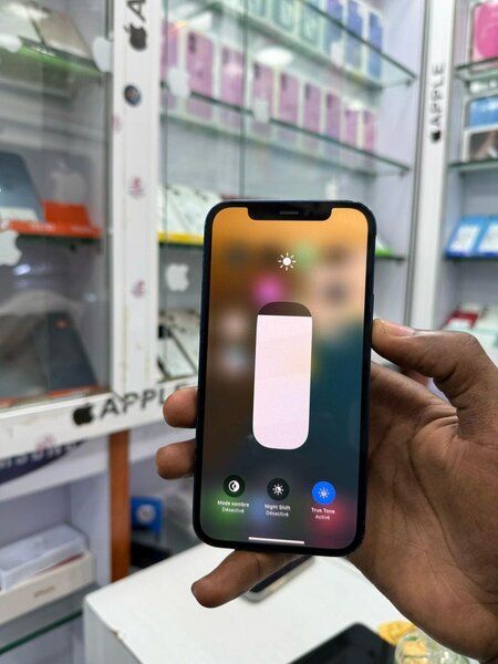 iPhone 12 64go quasi neuf