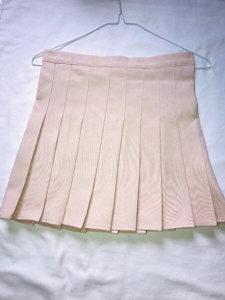 Pleated skirt( comes with shorts beneath)