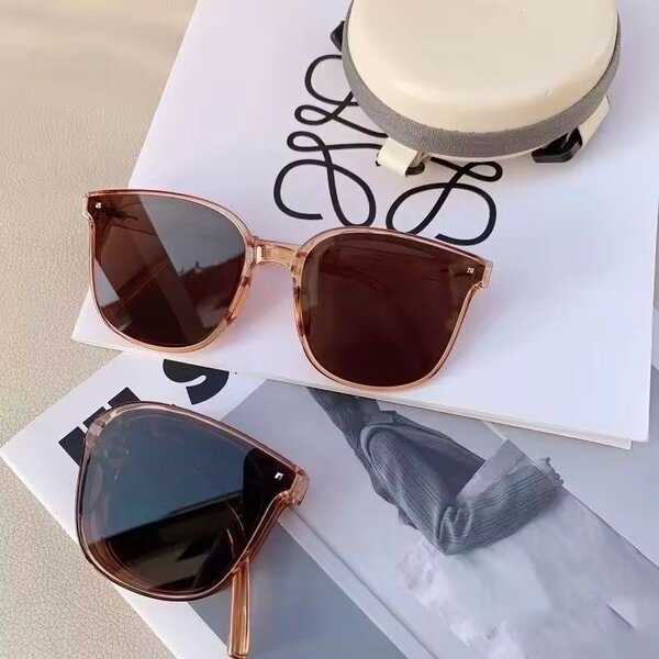 Lunette pliable avec fourreau
