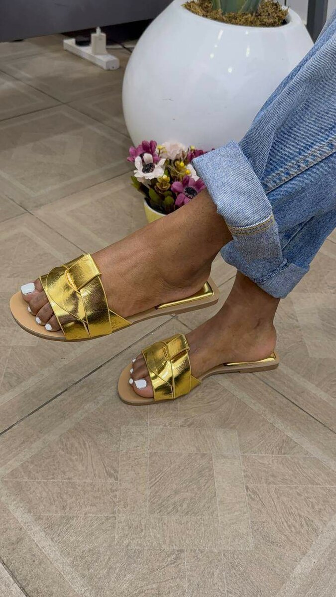 Ladies slippers