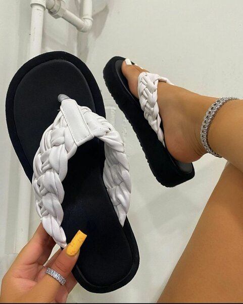 Trendy slippers