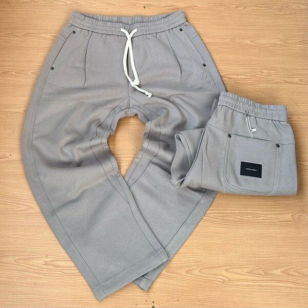 Side pocket