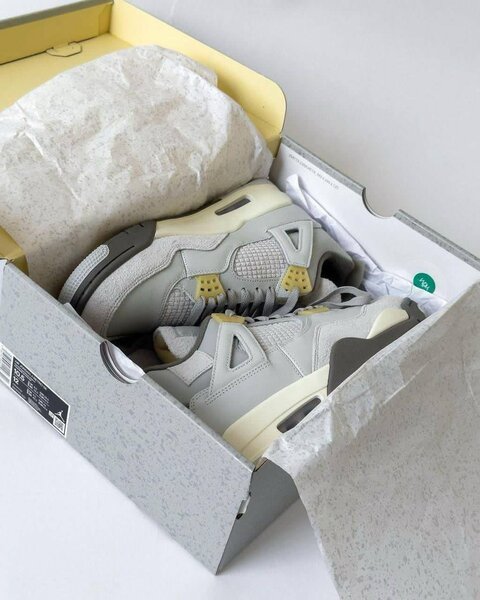 Air Jordan 4