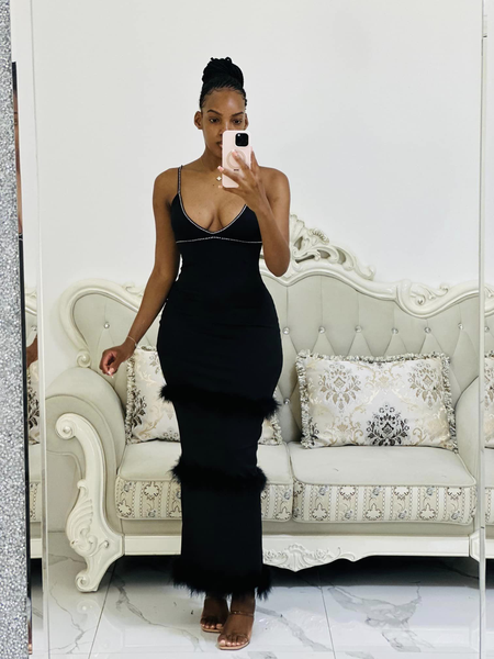 black bodycon dress