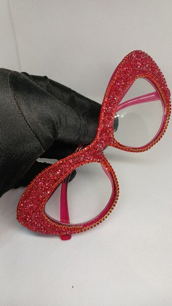 Cat eye sunglasses
