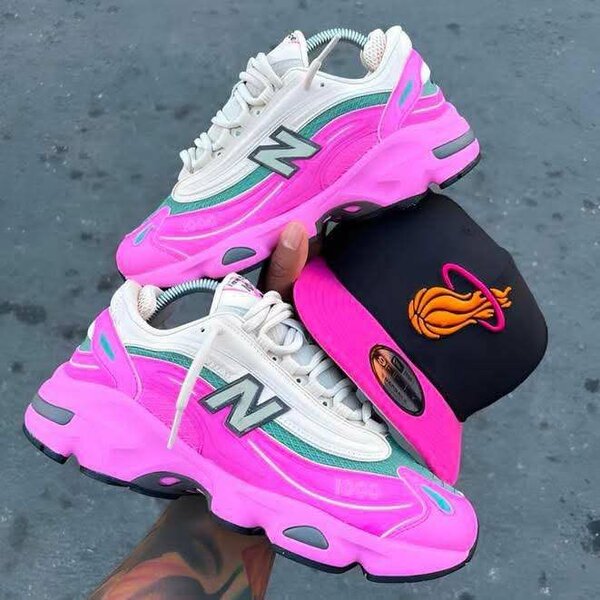 NEW BALANCE 1000