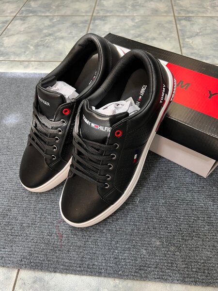 Tommy Hilfiger