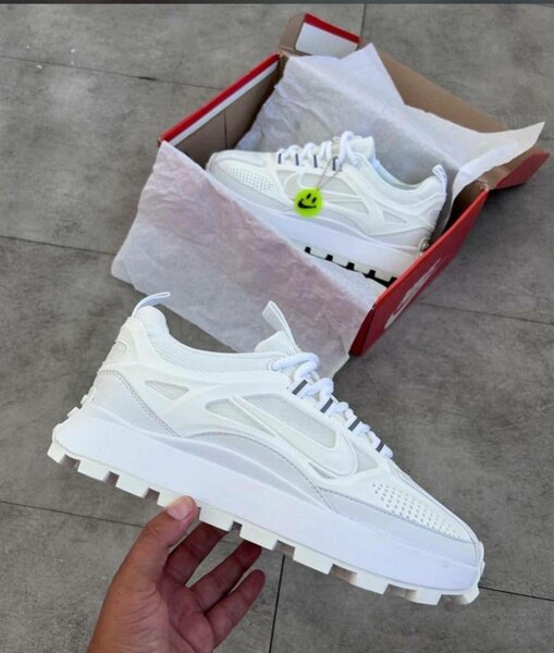 Baskets blanches tendance homme