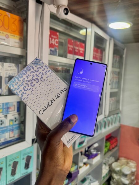 Smartphone Tecno Camon 40 Pro