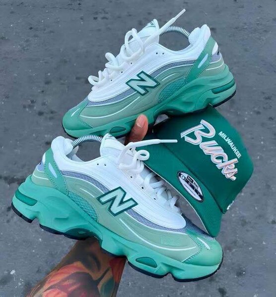 NEW BALANCE 1000